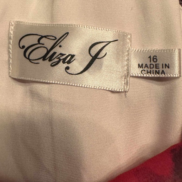 Eliza J Elegant White Red flowy Dress size 16 pit to pit 20in length 37in - Picture 3 of 5